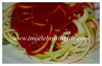 Raw food pasta: Squash noodles